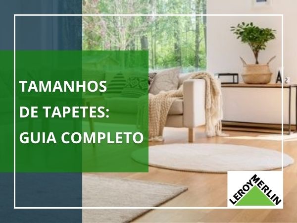 Tapete pequeno demais? Evite! Ele faz o espaço parecer menor e desorganizado. É um erro comum que eu vejo demais. - inspiração 2