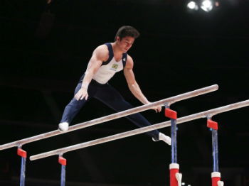 Barras Assimétricas: A Fluidez e a Coragem no Ar - inspiração 2