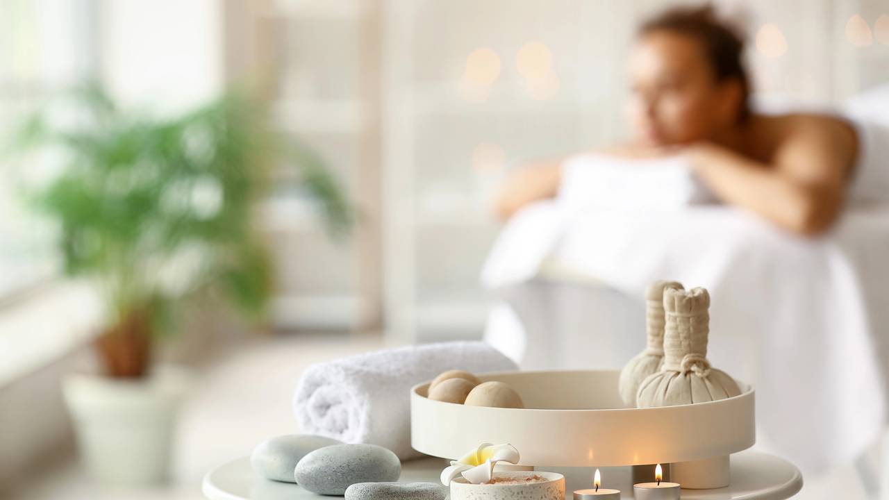 Aromaterapia nas Mãos: Óleos essenciais que elevam a experiência - inspiração 2