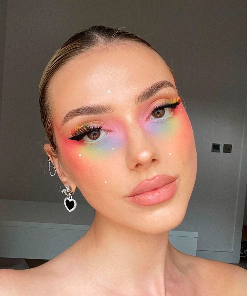 O Poder do Delineado Colorido: Um Toque de Ousadia - inspiração 2