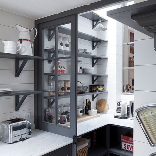 organizar temperos e potes prateleira cozinha