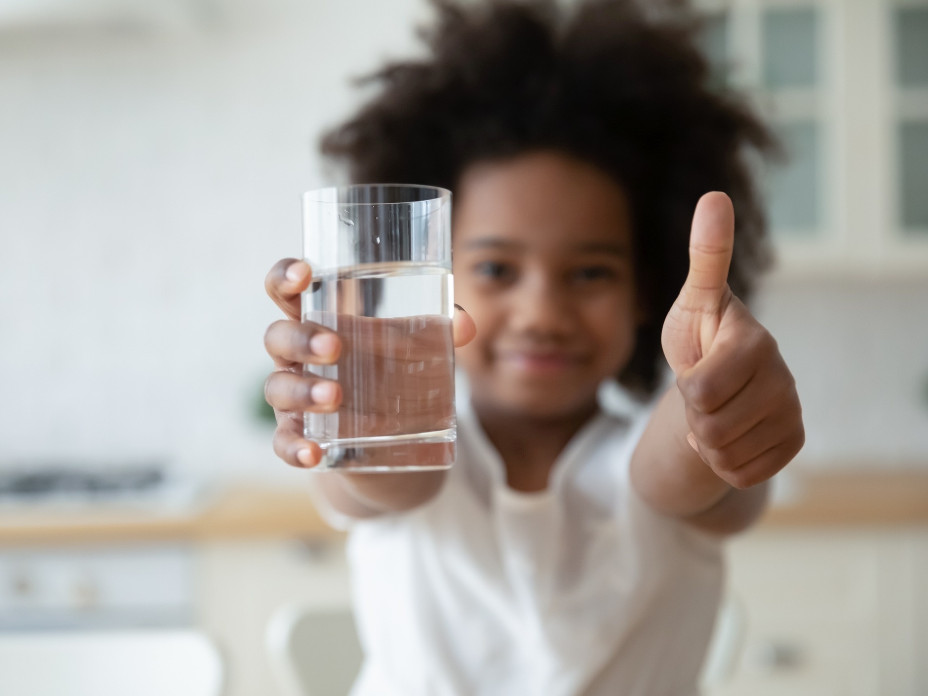 5 ideias de títulos:
1. Água em Jejum: O Guia Completo para Começar o Dia Hidratado
2. Desmistificando a Água em Jejum: Benefícios Comprovados e Dicas Práticas
3. Como a Água em Jejum Pode Transformar Sua Saúde Digestiva
4. Água em Jejum: Mitos