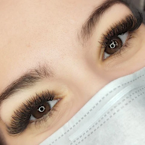 Volume Brasileiro vs. Volume Russo: Qual a Melhor Extensão para Você?