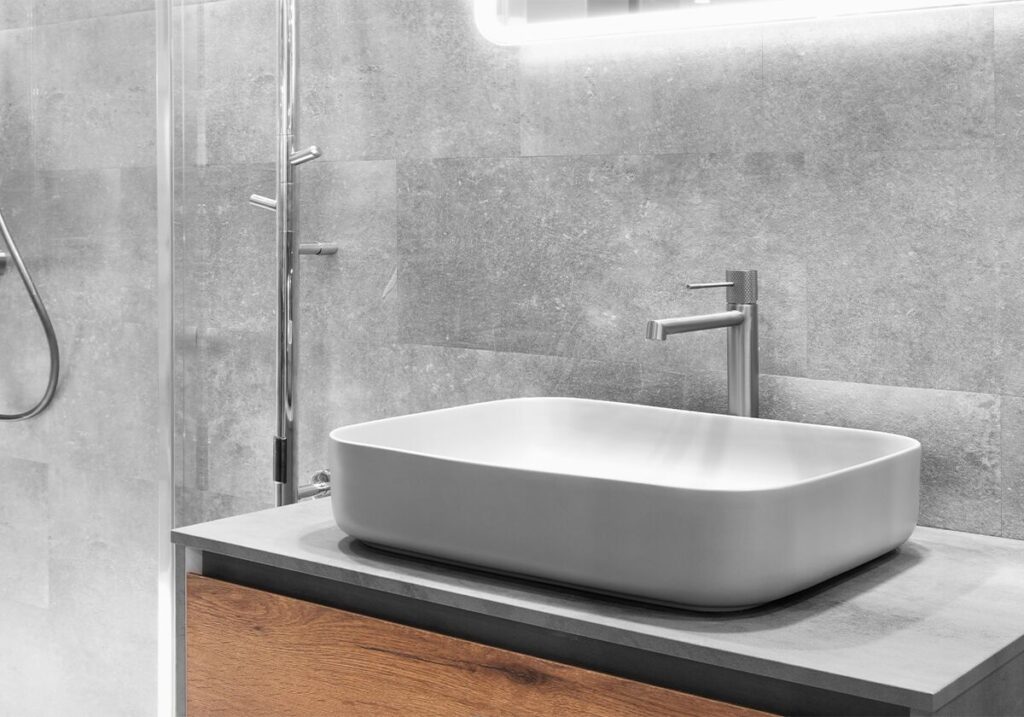 altura ideal da bancada do banheiro