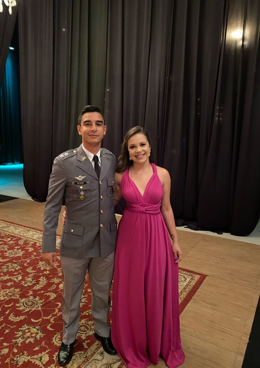 5 ideias de títulos:
1. Vestido Multiformas: O Guia Definitivo de Amarrações
2. Transforme seu Look: 10 Maneiras de Usar o Vestido Infinito
3. Vestido Multiformas para Madrinhas: Elegância e Versatilidade
4. Tecidos Ideais e Dicas para o Vestido Multiformas Perfeito
5. Do Casual ao Formal: Como Adaptar o Vestido Infinito para Cada Ocasião