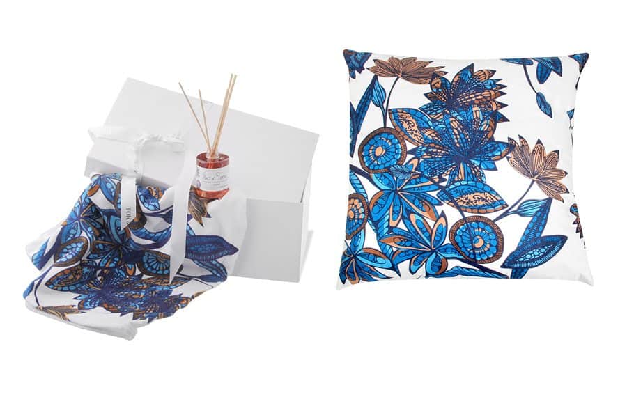 5 ideias de títulos:
1. Amir Slama: A Evolução do Beachwear Brasileiro para Alta Moda
2. Do Legado Rosa Chá à Marca Autoral: A Trajetória de Amir Slama
3. 