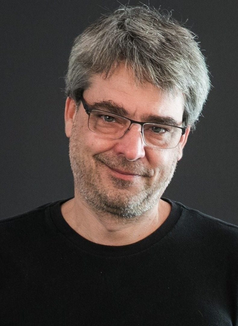 Além da Tela: Os Documentários e Eventos Marcantes Dirigidos por Andrucha Waddington