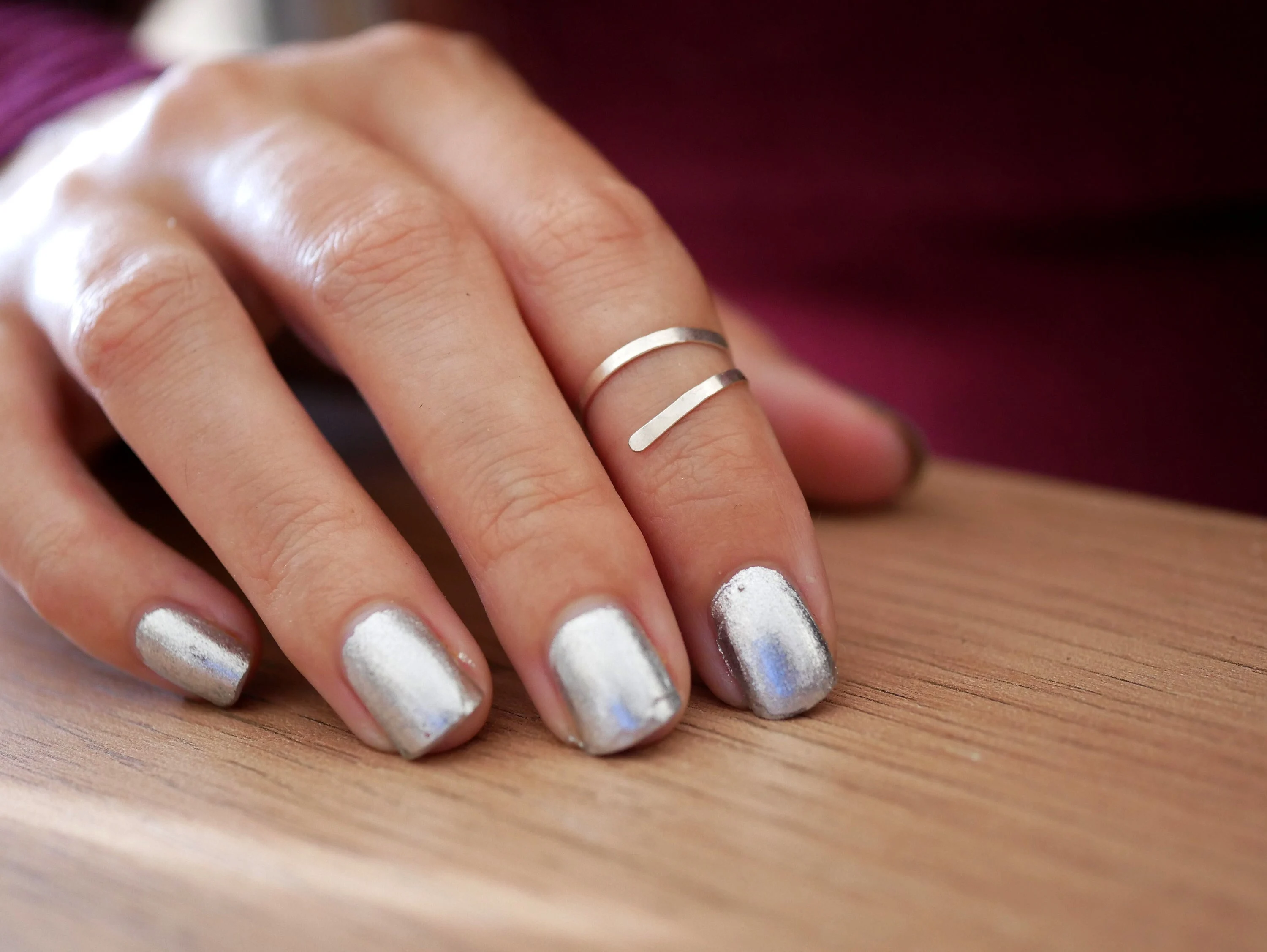 5 ideias de títulos:
1. Anel de Falange: O Guia Completo para Usar e Combinar
2. Mix de Anéis: Como Criar o Visual Perfeito com Anéis de Falange
3. Anel de Falange: Materiais