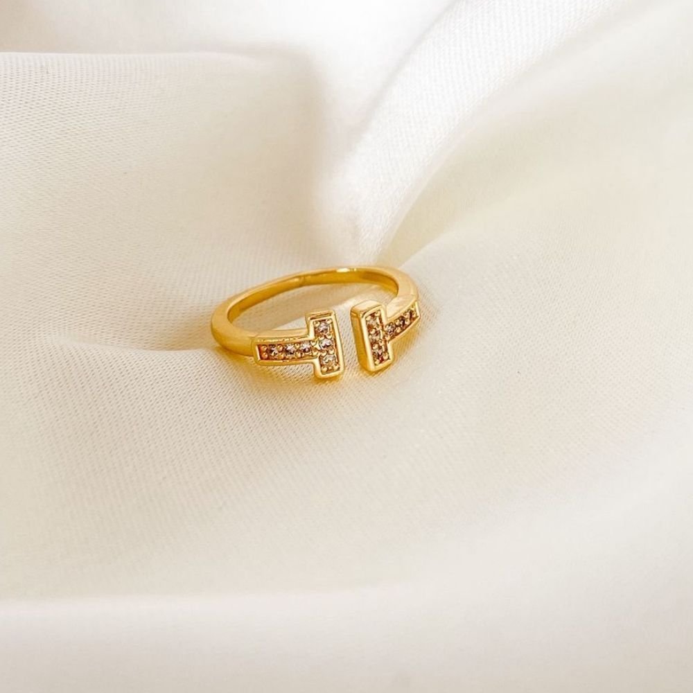 Estilos e Onde Encontrar as Melhores Peças
4. O Significado por Trás do Anel de Falange no Polegar
5. Anel de Falange: Dicas de Tamanho e Ajuste para Conforto Máximo