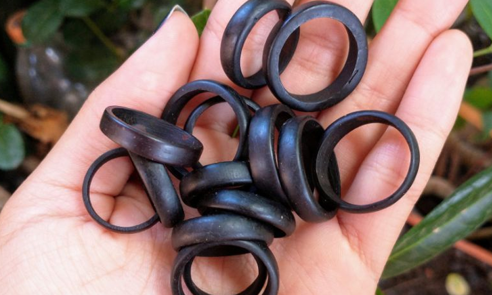 anel de tucum lgbt em cada dedo