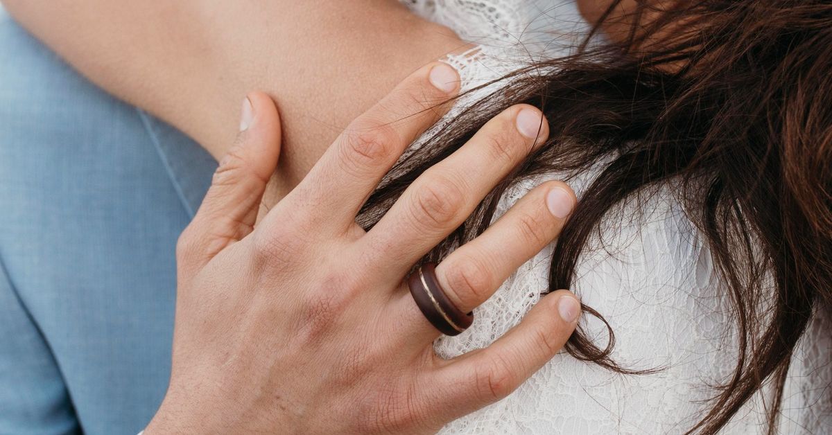 anel de tucum lgbt em cada dedo