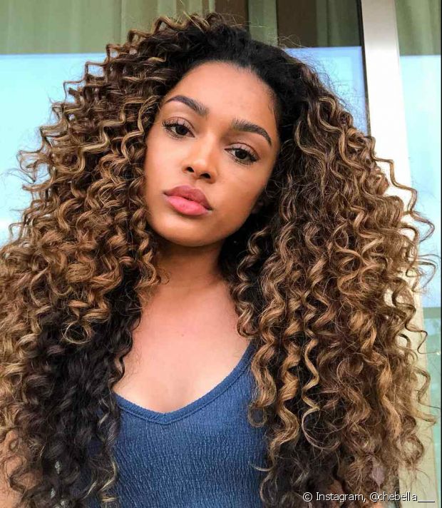 aplique de cabelo cacheado