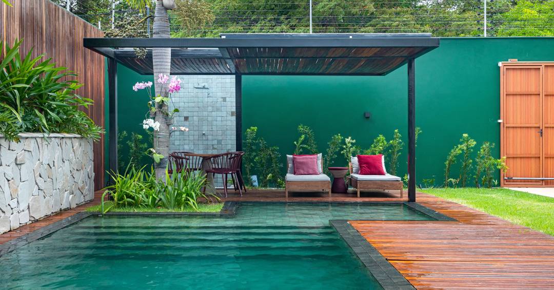 Como escolher o piso ideal para sua área de piscina