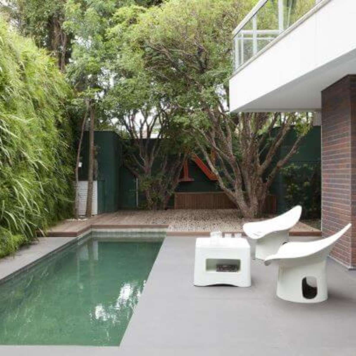 Mobiliário resistente para áreas externas: Guia completo