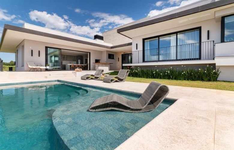 area externa com piscina