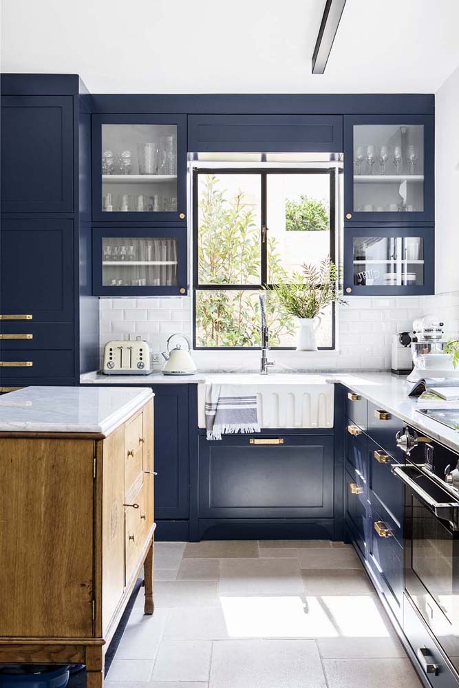 Inspirações de cozinhas azuis: do clássico ao moderno