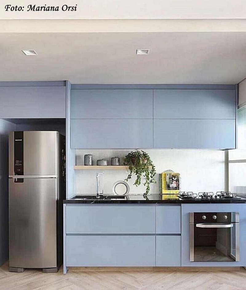 armário de cozinha azul