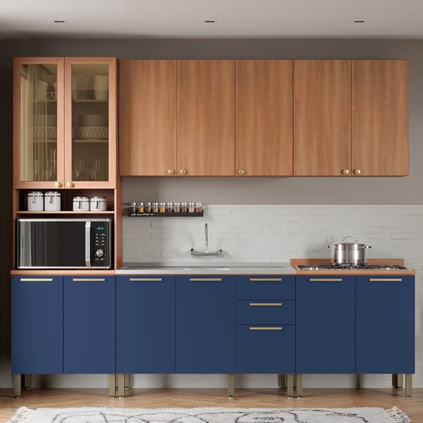 Como combinar armário de cozinha azul com outros elementos