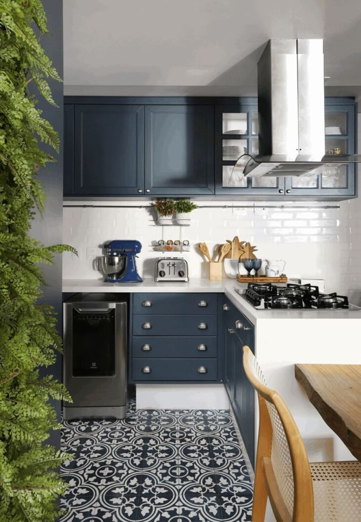 armário de cozinha azul