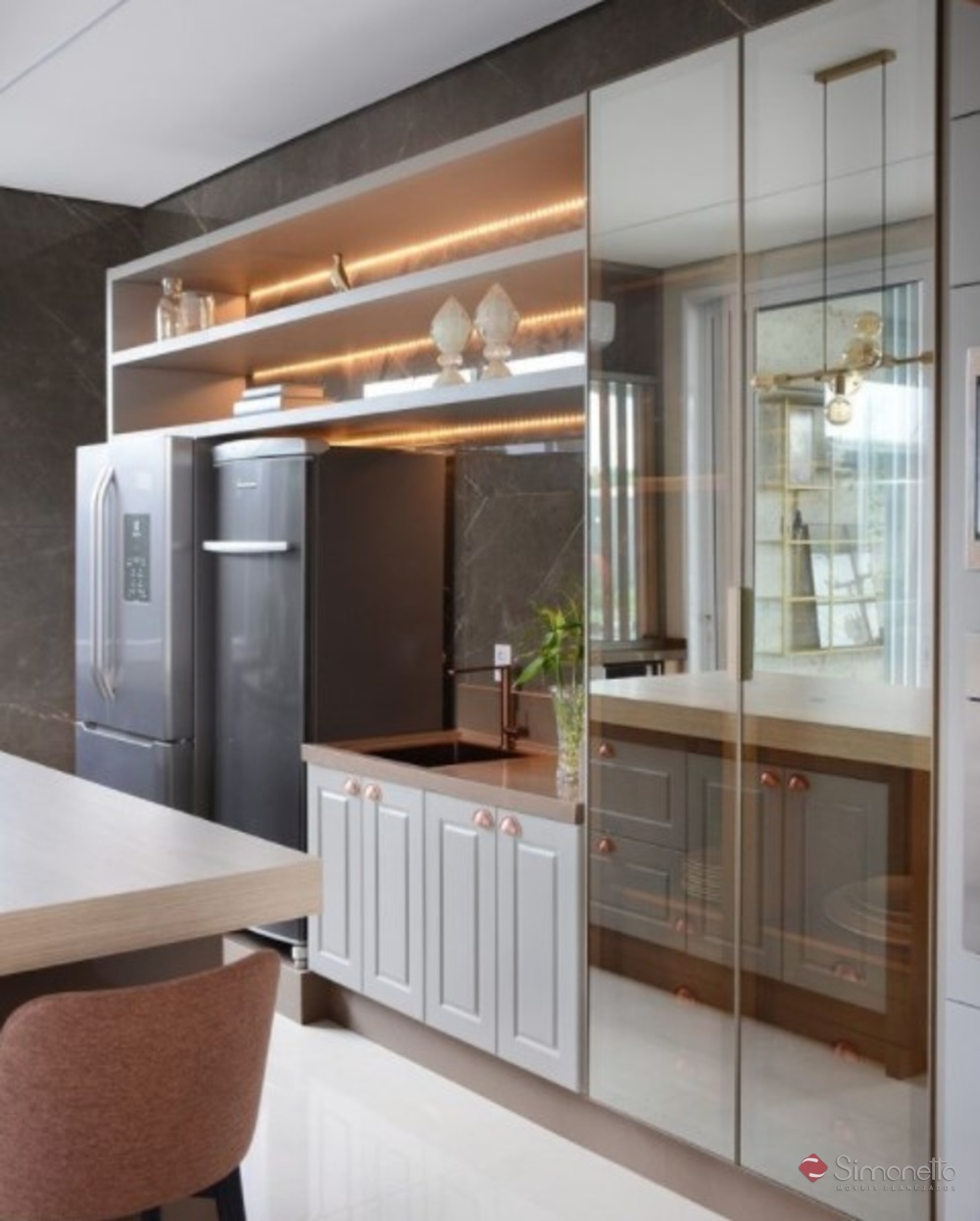 armario de cozinha espelhado