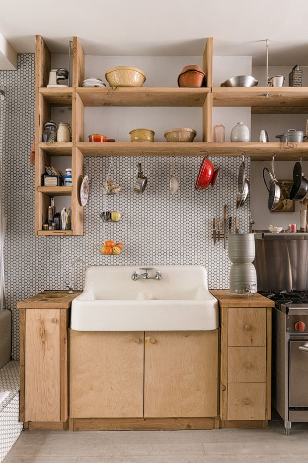 ideias de armário de cozinha na parede para casas pequenas