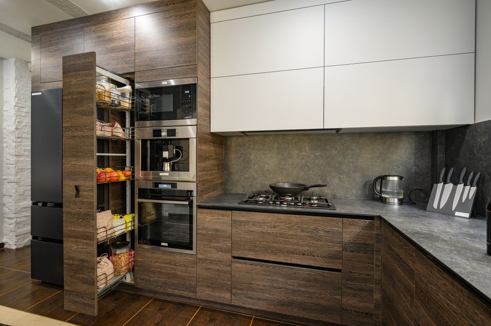 ideias de armário de cozinha na parede para casas pequenas