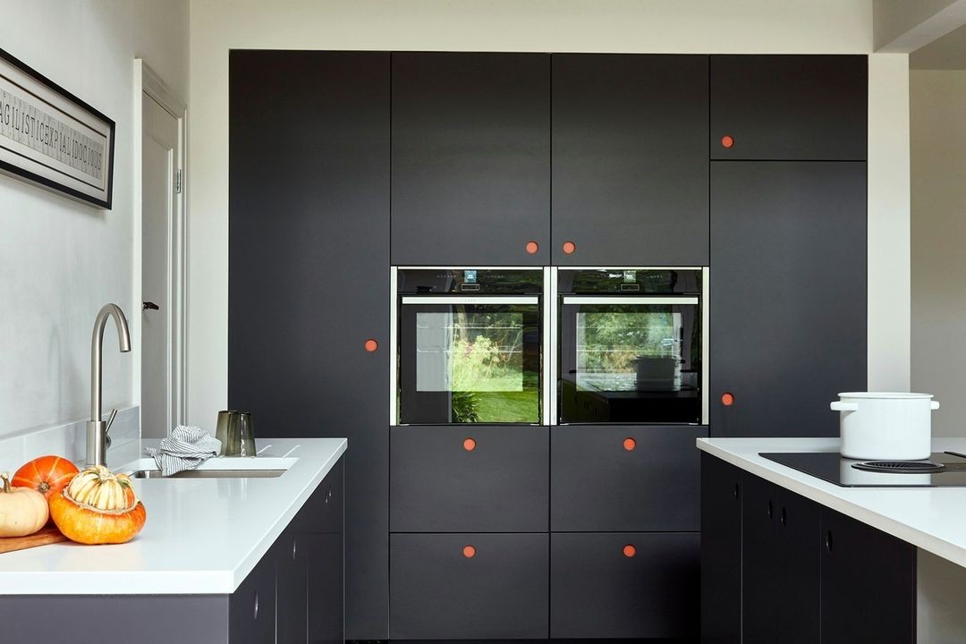 Armários de Cozinha Pretos: Onde Comprar e Quanto Custa um Projeto Personalizado