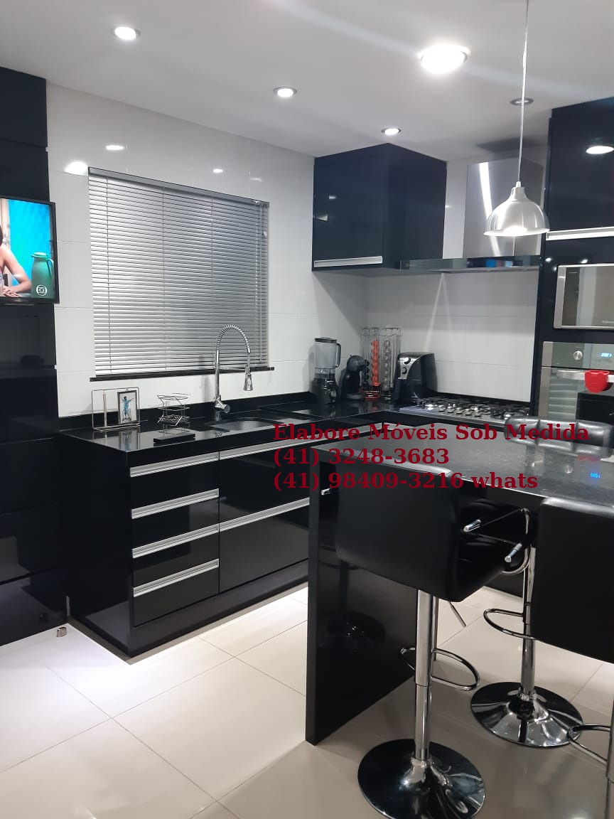 Como Escolher o Armário de Cozinha Preto Planejado Perfeito: Materiais, Cores e Estilos