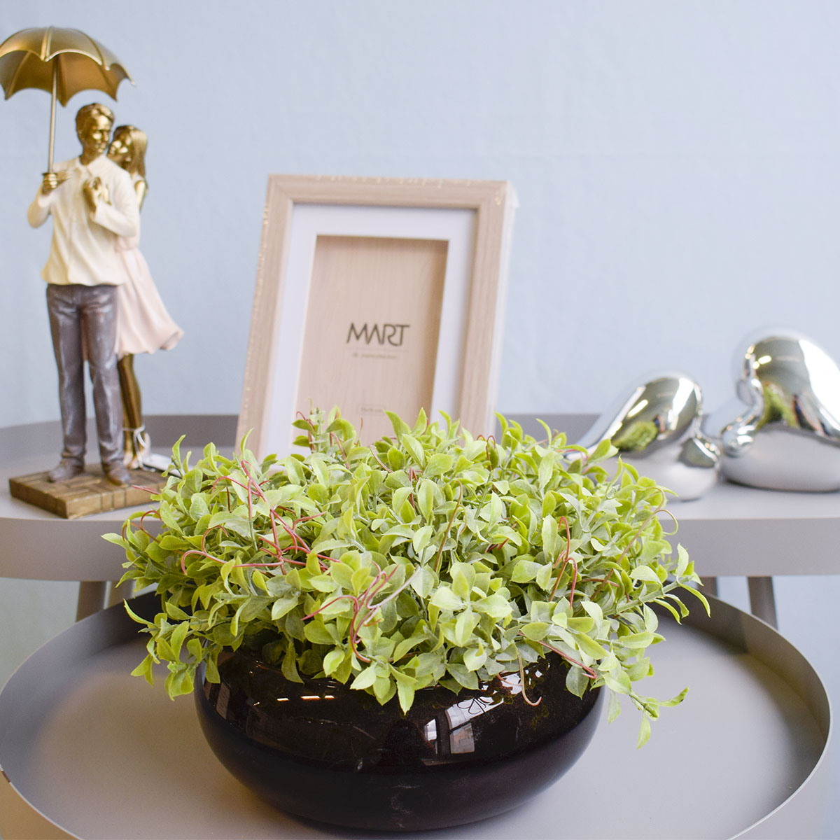 arranjo de mesa de jantar baixo com flores naturais