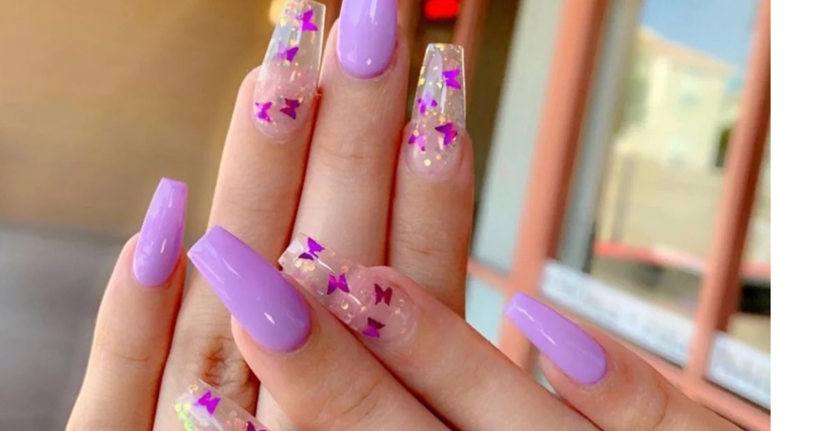 unha de gel decorada dourada