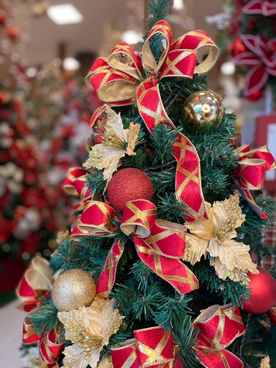 arvore de natal luxo vs minimalista qual escolher