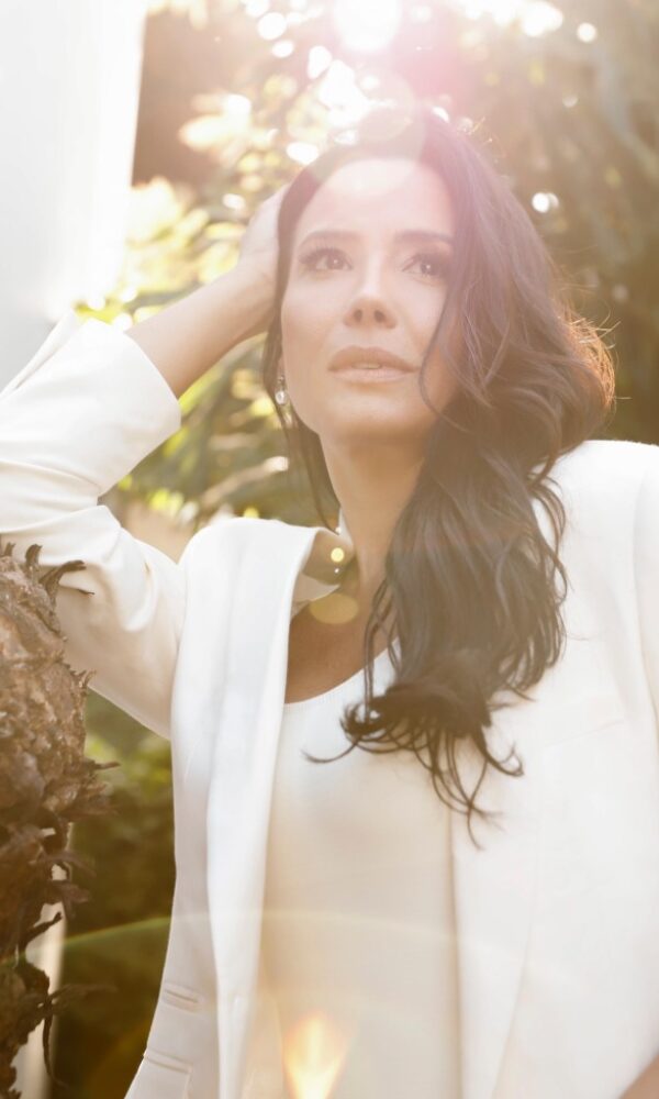 Maternidade e Saúde
4. Juliana Knust em 2025/2026: Novos Projetos no Cinema e TV
5. A Luta de Juliana Knust Contra a Alopecia e o Transplante Capilar