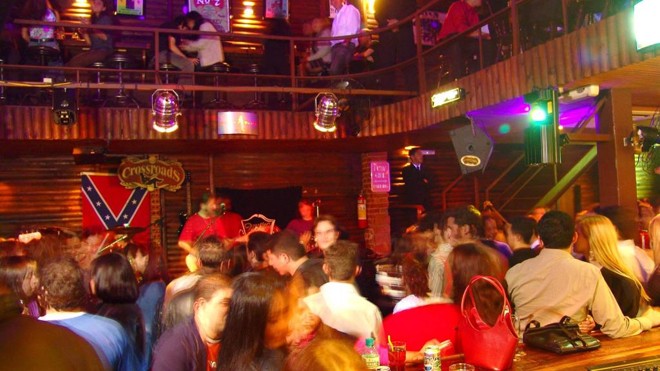 1. Guia Completo dos Bares de Rock em Curitiba
2. Descubra a Cena Eletrônica de Curitiba: Os Melhores Clubs
3. Vida Noturna no Batel: Onde Ir para Curtir a Noite
4. Largo da Ordem: A Boemia Clássica de Curitiba
5. Curitiba para Jovens: Baladas e Bares com Música Indie e Pop