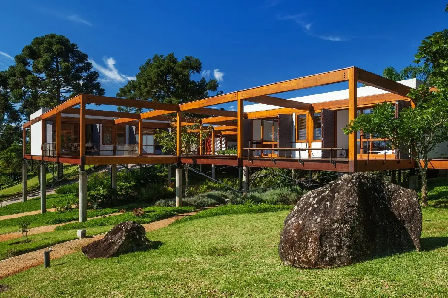 Aço Corten vs. Outros Materiais: Qual a Melhor Opção para Sua Bancada?