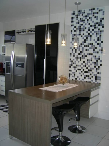 Como Otimizar o Espaço com uma Mesa Balcão na Cozinha