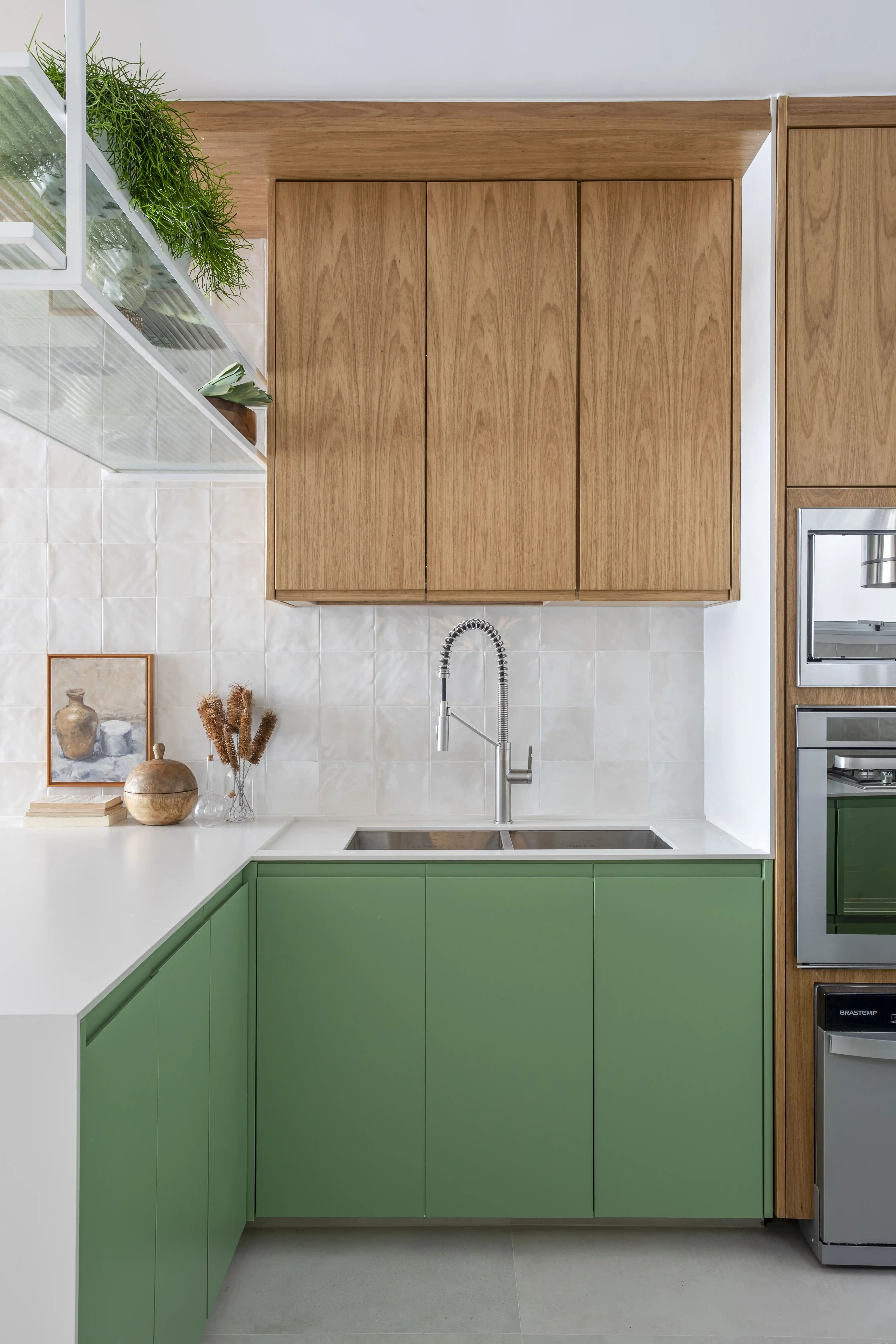 Quartzo Branco vs. Granito e Quartzito: Qual a Melhor Bancada para Sua Cozinha?