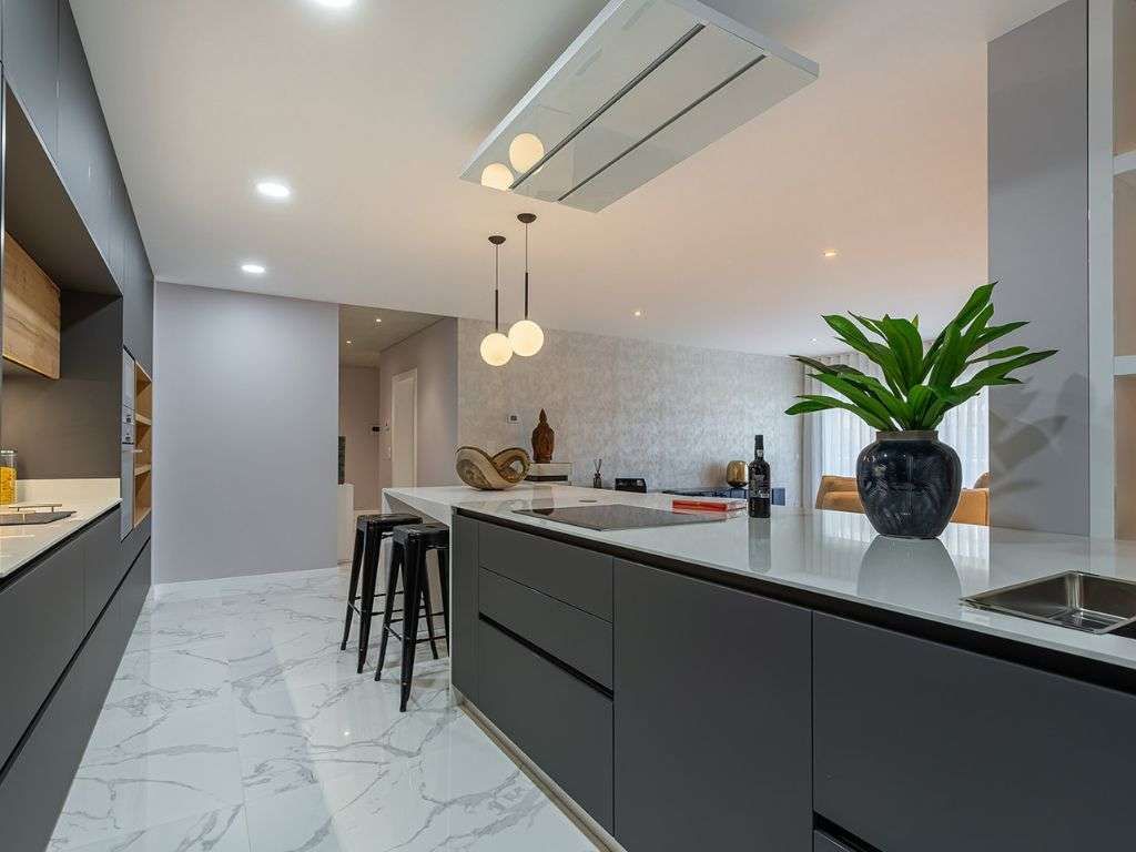 quartzo cinza ou granito qual escolher para cozinha