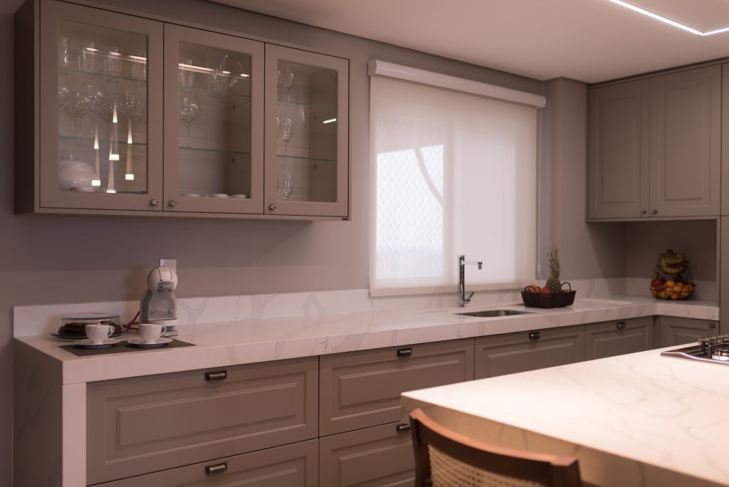 ideias de cozinha com bancada quartzo cinza