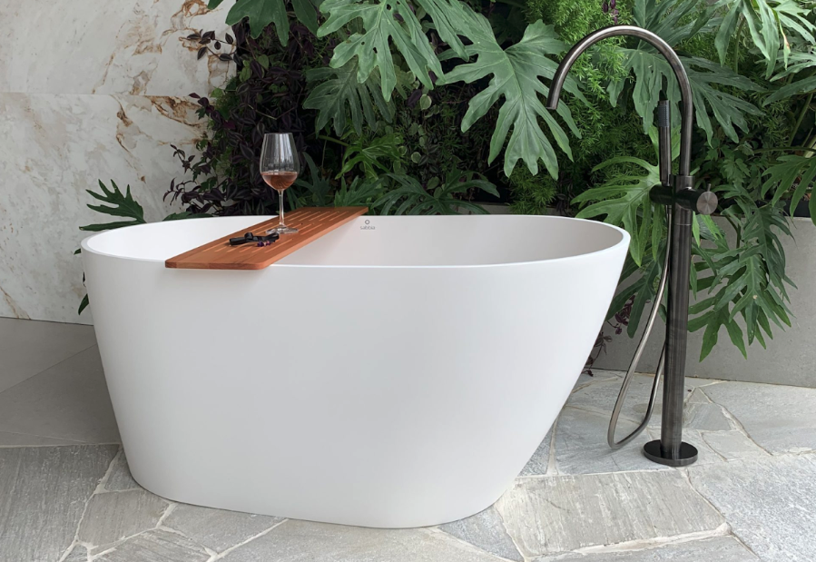 Acrílico vs. QuarryCast: Qual o Melhor Material para Sua Banheira de Imersão?