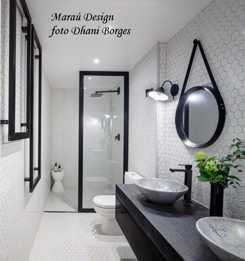 Iluminação para banheiro cinza e preto: destacando texturas e ambientes