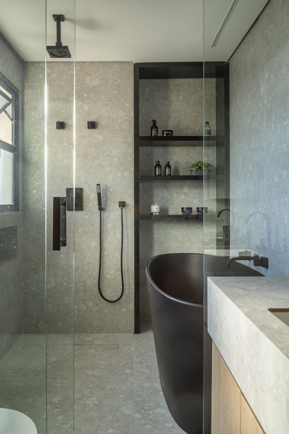 banheiro com banheira