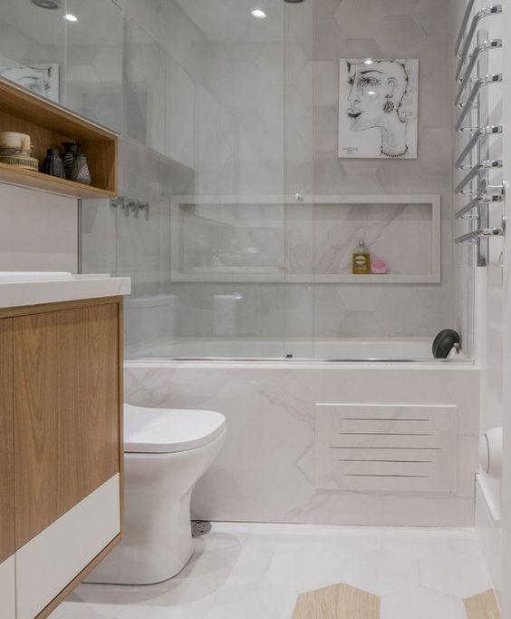 banheiro com banheira pequena