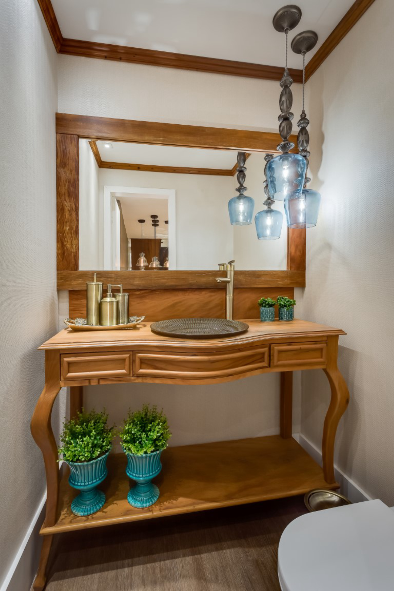 banheiro provençal vs banheiro clássico