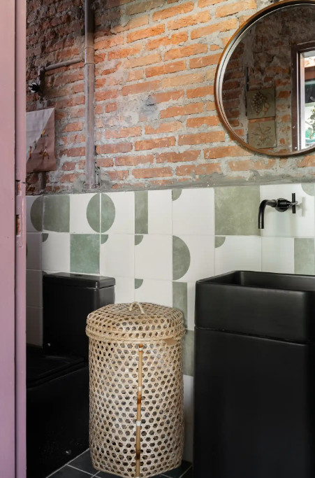 quanto custa pintar meia parede do banheiro