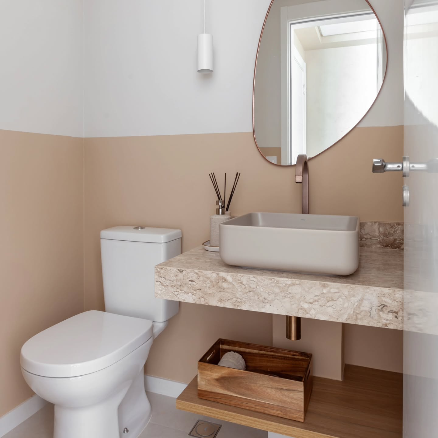 erros comuns ao pintar meia parede no banheiro