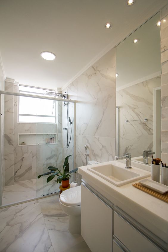 Guia Completo: Cores de Porcelanato Marmorizado para Ampliar e Modernizar seu Banheiro