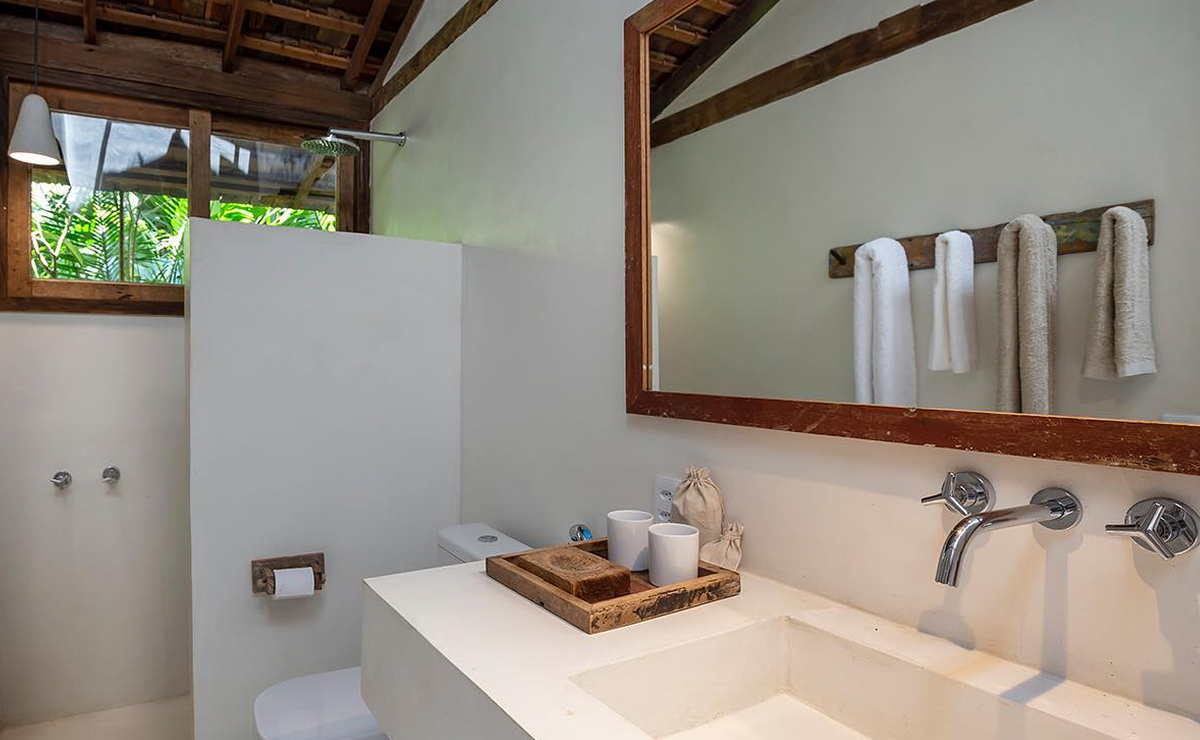 como limpar seixos no chão do box