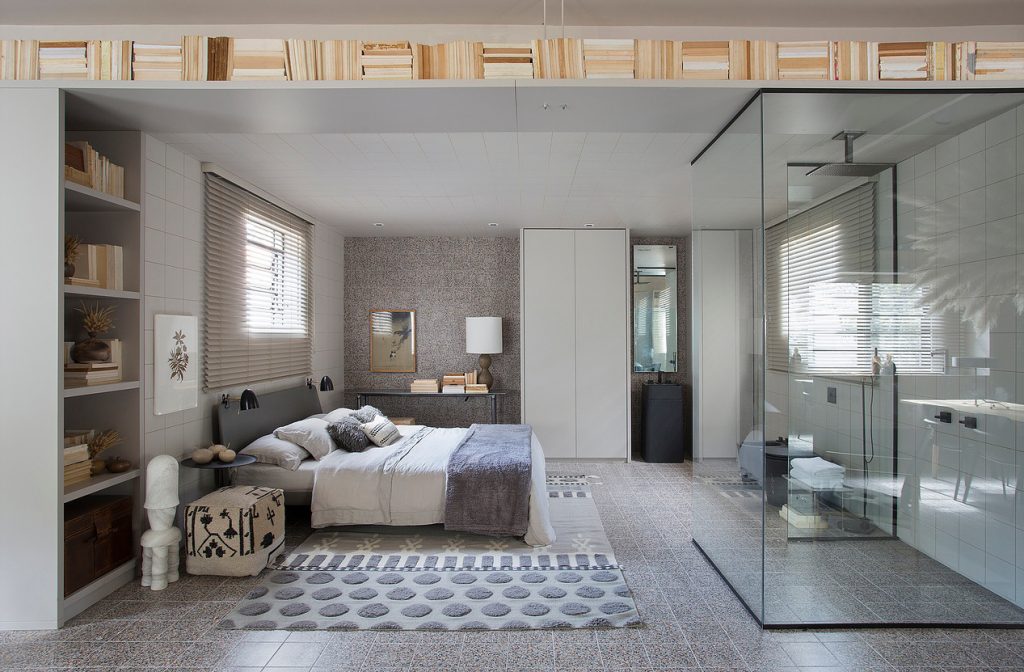 banheiro integrado ao quarto