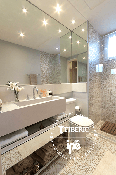 banheiro pequeno de apartamento