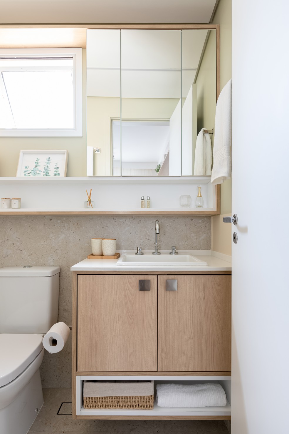 nichos embutidos para box banheiro pequeno